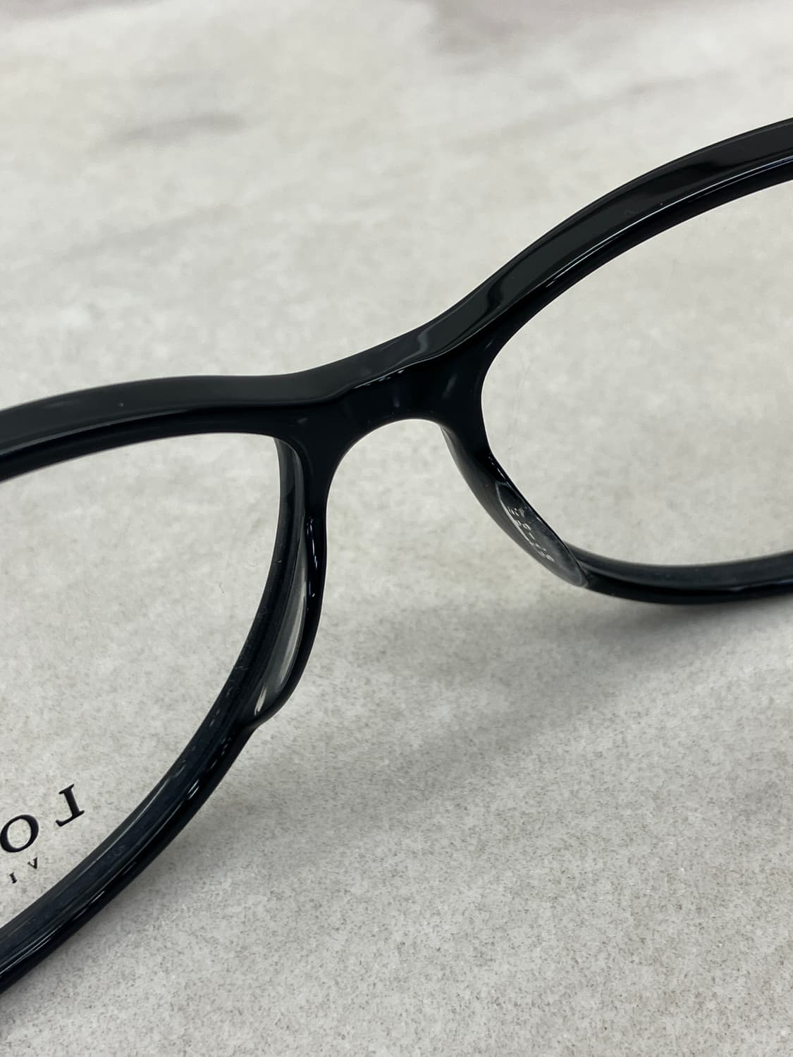 로에베 LOEWE 블랙 오벌 뿔테 안경 상품이미지4