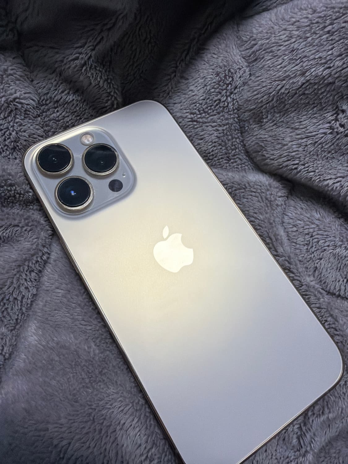 아이폰 13프로 골드 128기가 상품이미지1