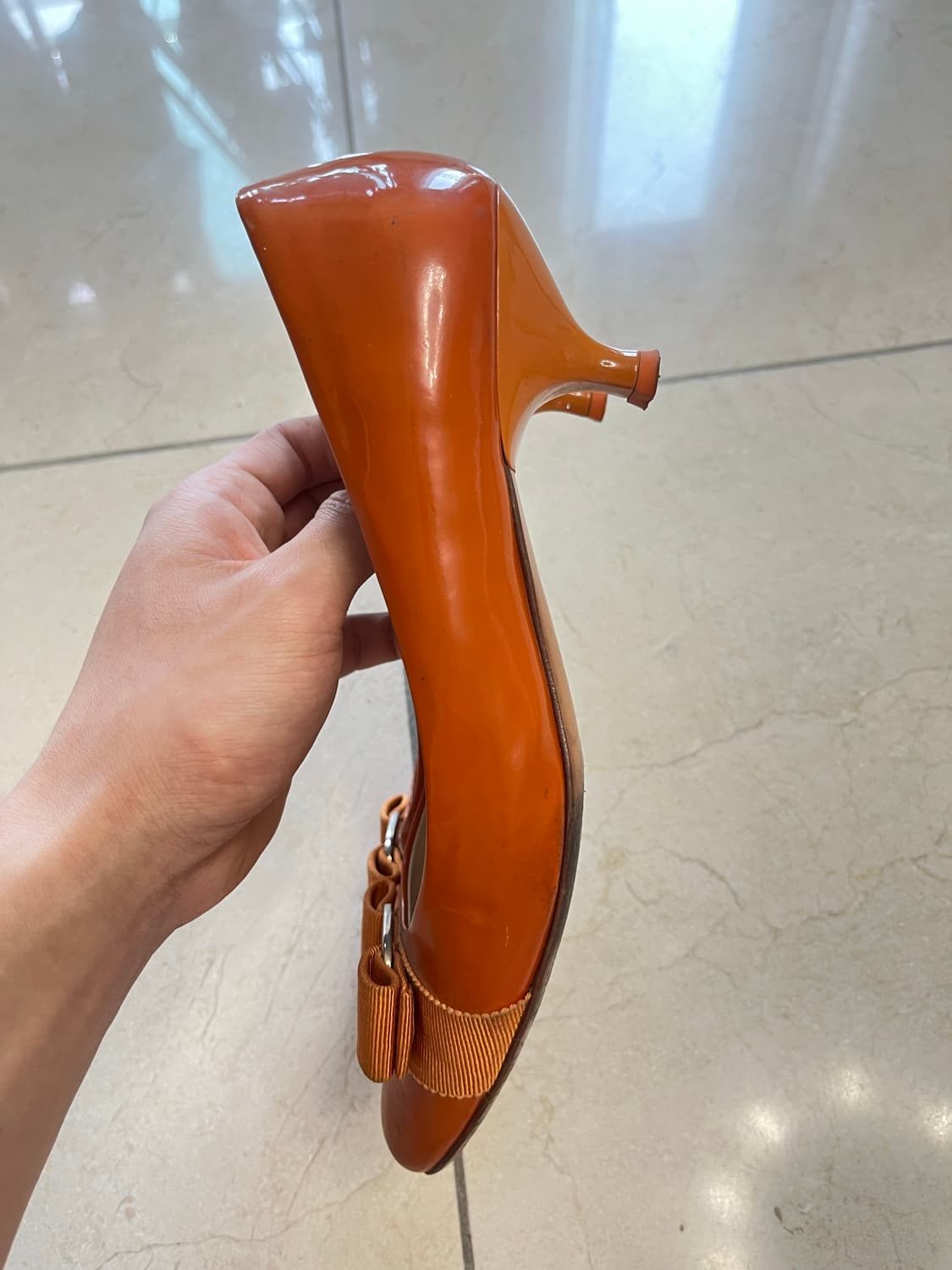페레가모 바라 펌프스 힐(240) 상품이미지4