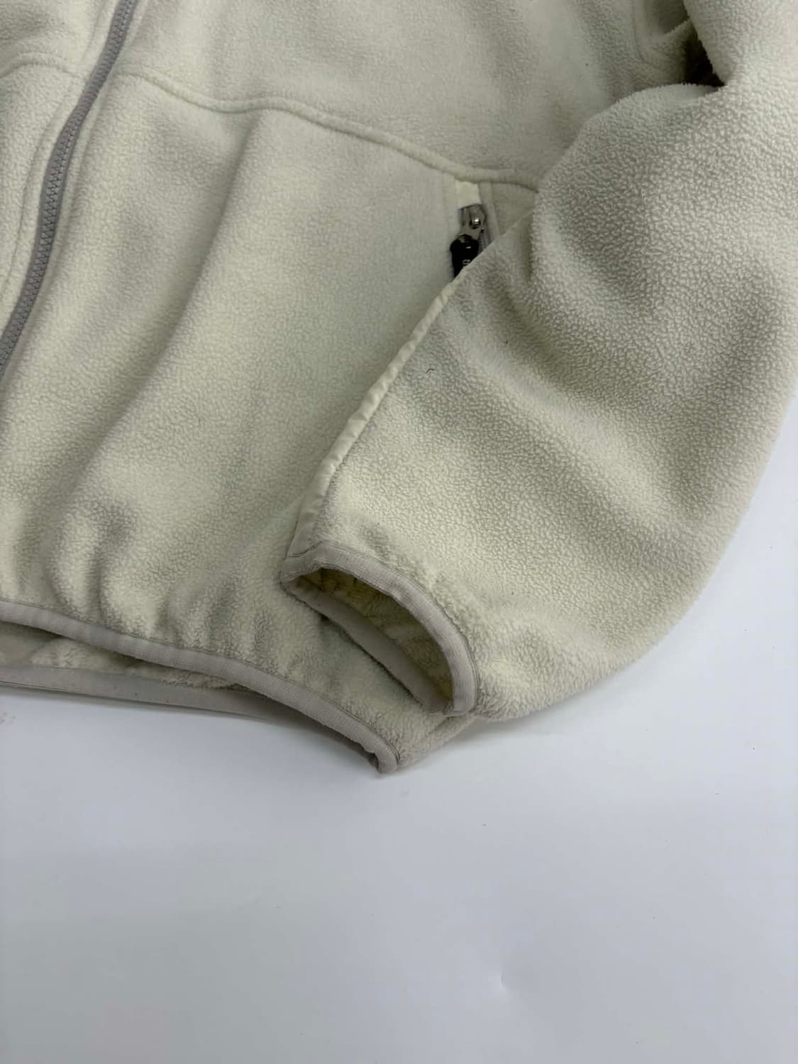 [L] 디스이즈네버뎃 화이트 플리스 자켓 상품이미지4