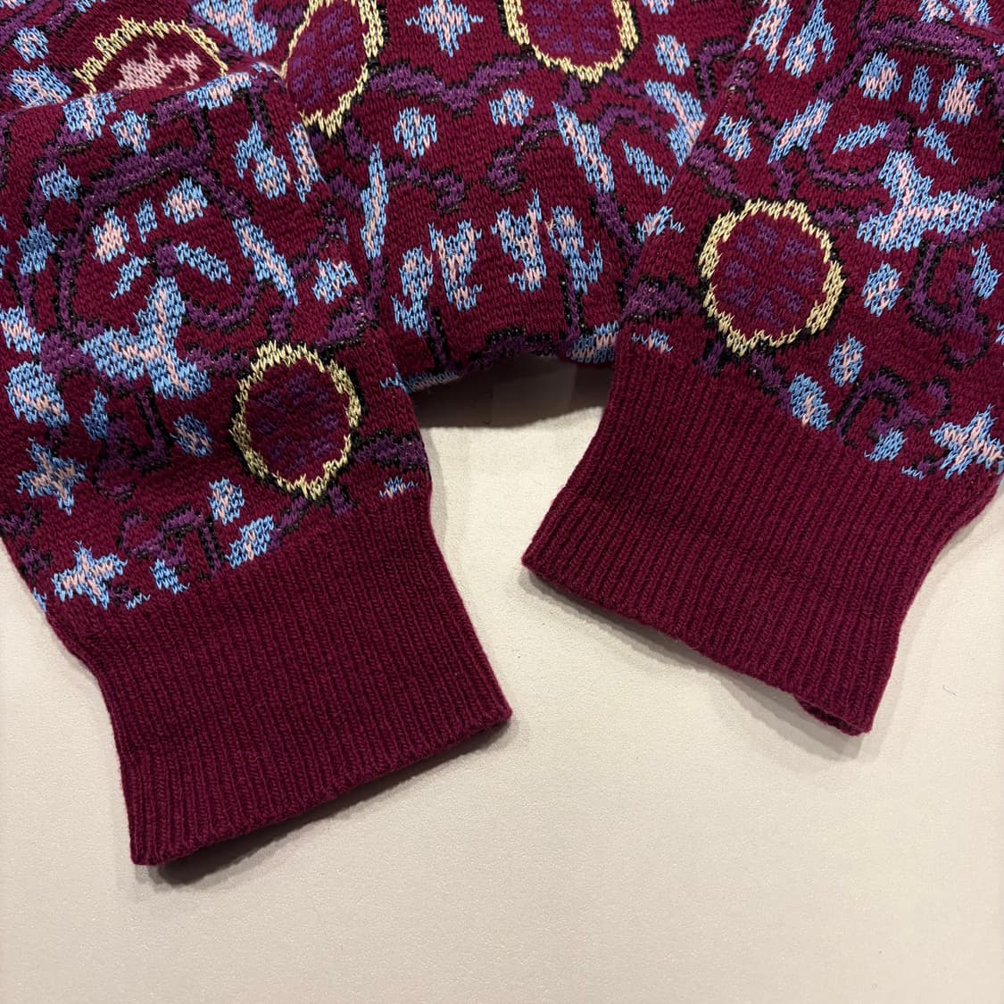 [L] 아크네 스튜디오 플로럴 패턴 니트 버건디 퍼플 B708 상품이미지4