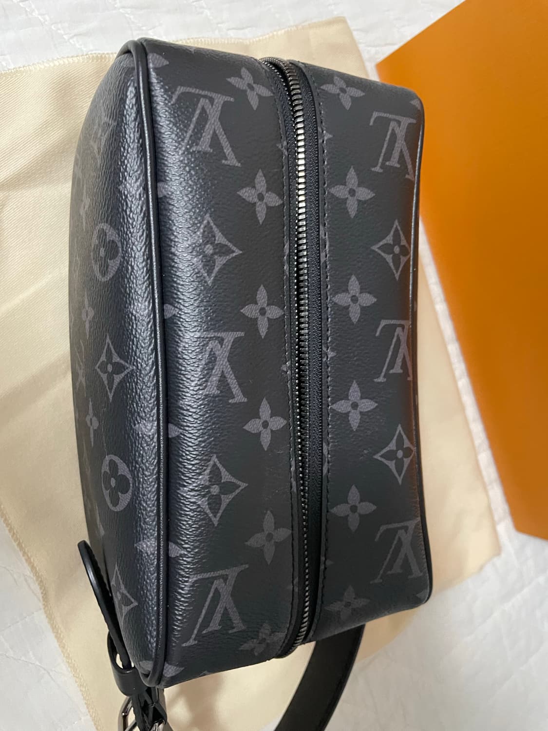 25년) 루이비통 이클립스 돕키트 클러치백 m83113 상품이미지3