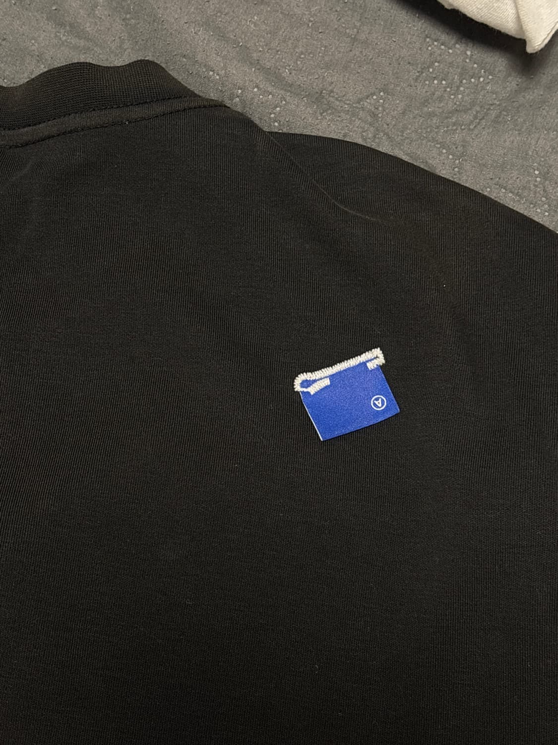 아더에러 반팔티셔츠 A3 상품이미지3