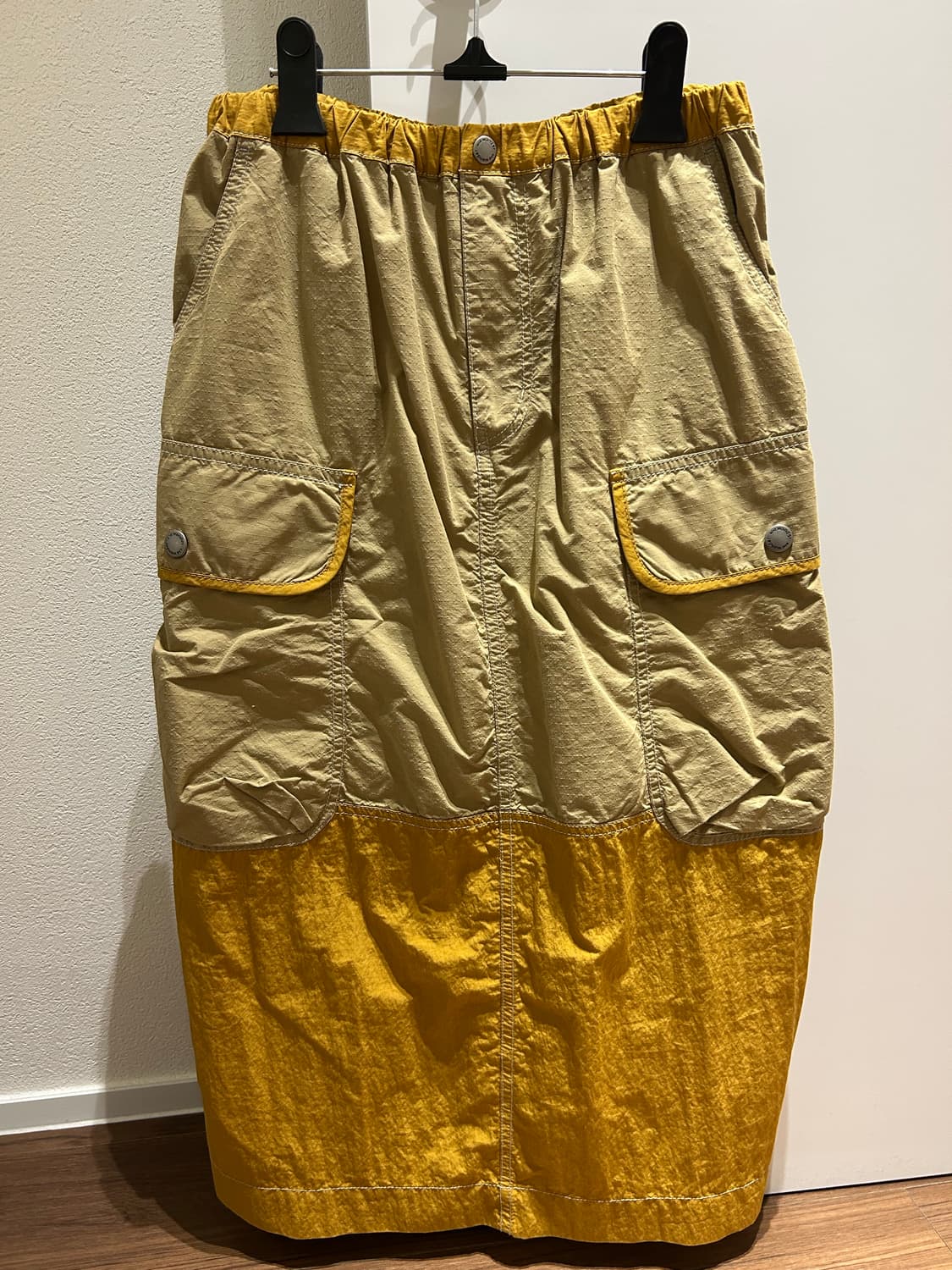 앤드원더 카고 투톤 스커트 상품이미지1