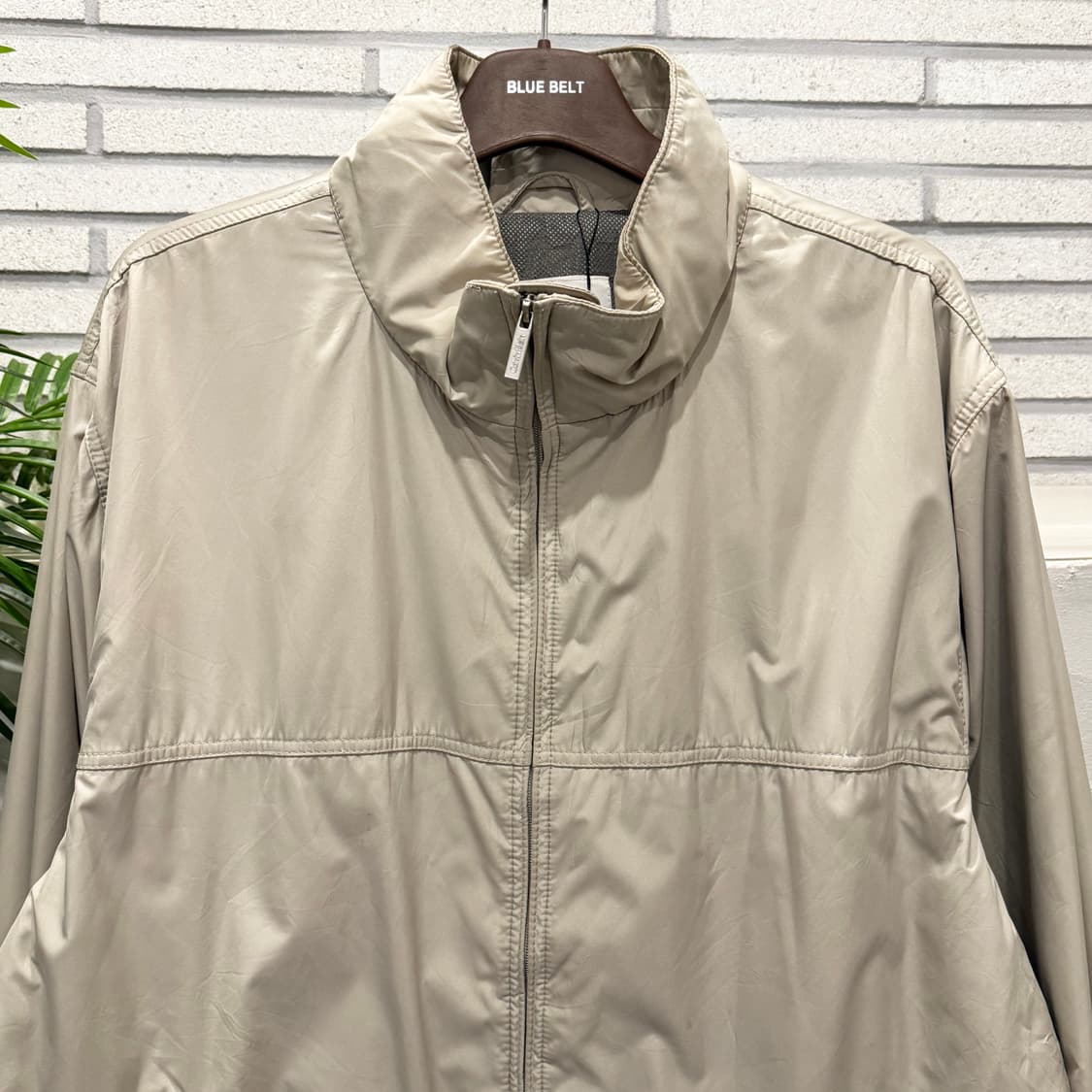 Calvin Klein 캘빈클라인 풀집업 윈드브레이커 후드내장 디테일 상품이미지3