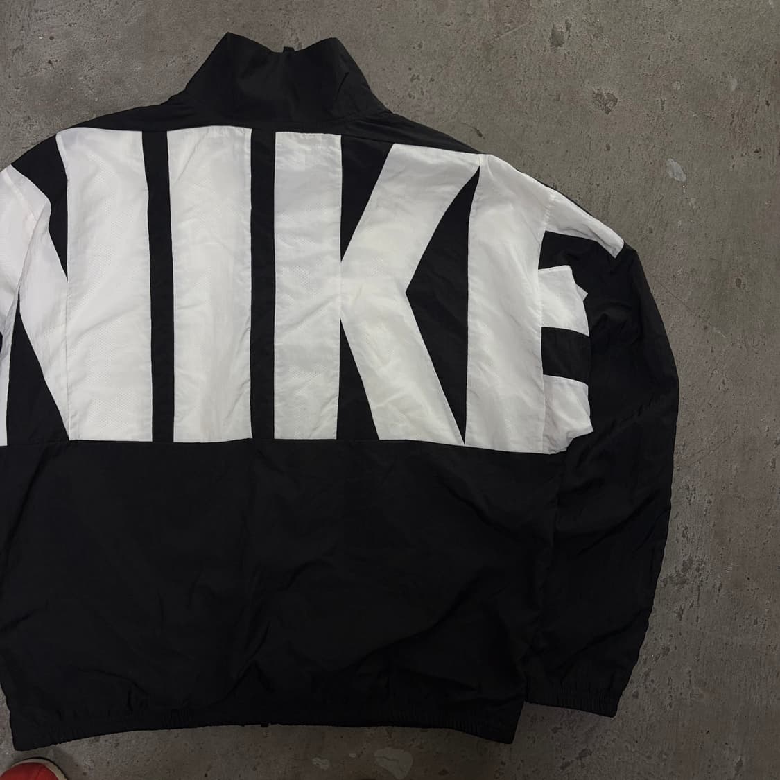 나이키 블랙/화이트 바람막이[2304] 상품이미지3