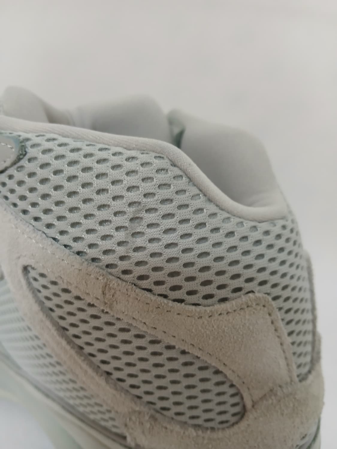 Adidas Yeezy Desert Boot Salt 상품이미지6