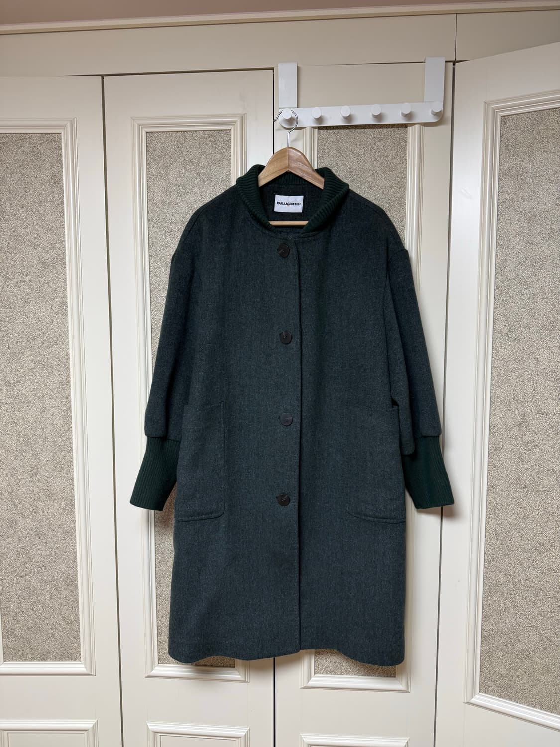 칼라거펠트 봄버 코트 상품이미지1