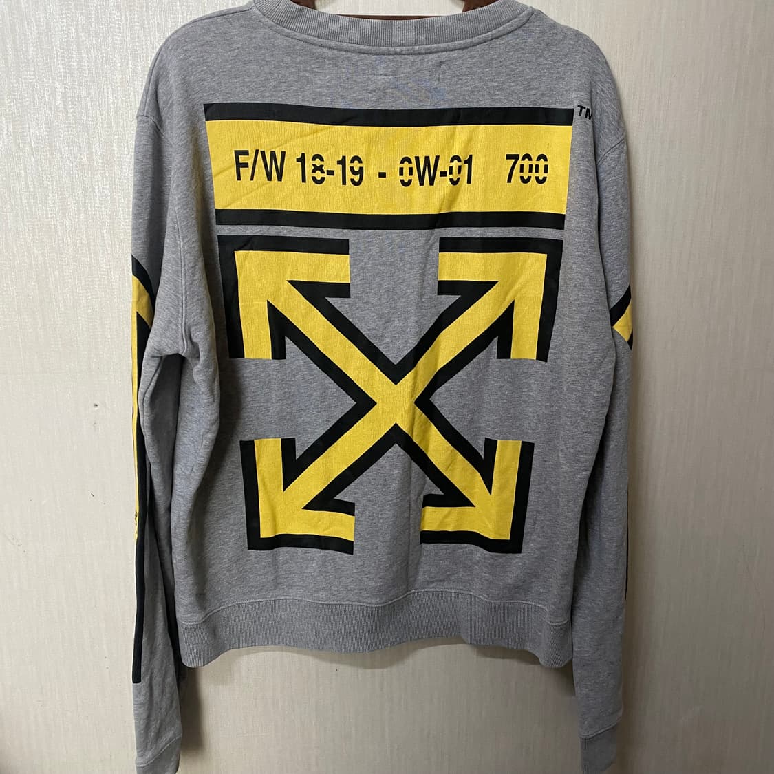 오프화이트 F/W 18-19 맨투맨 L 상품이미지3