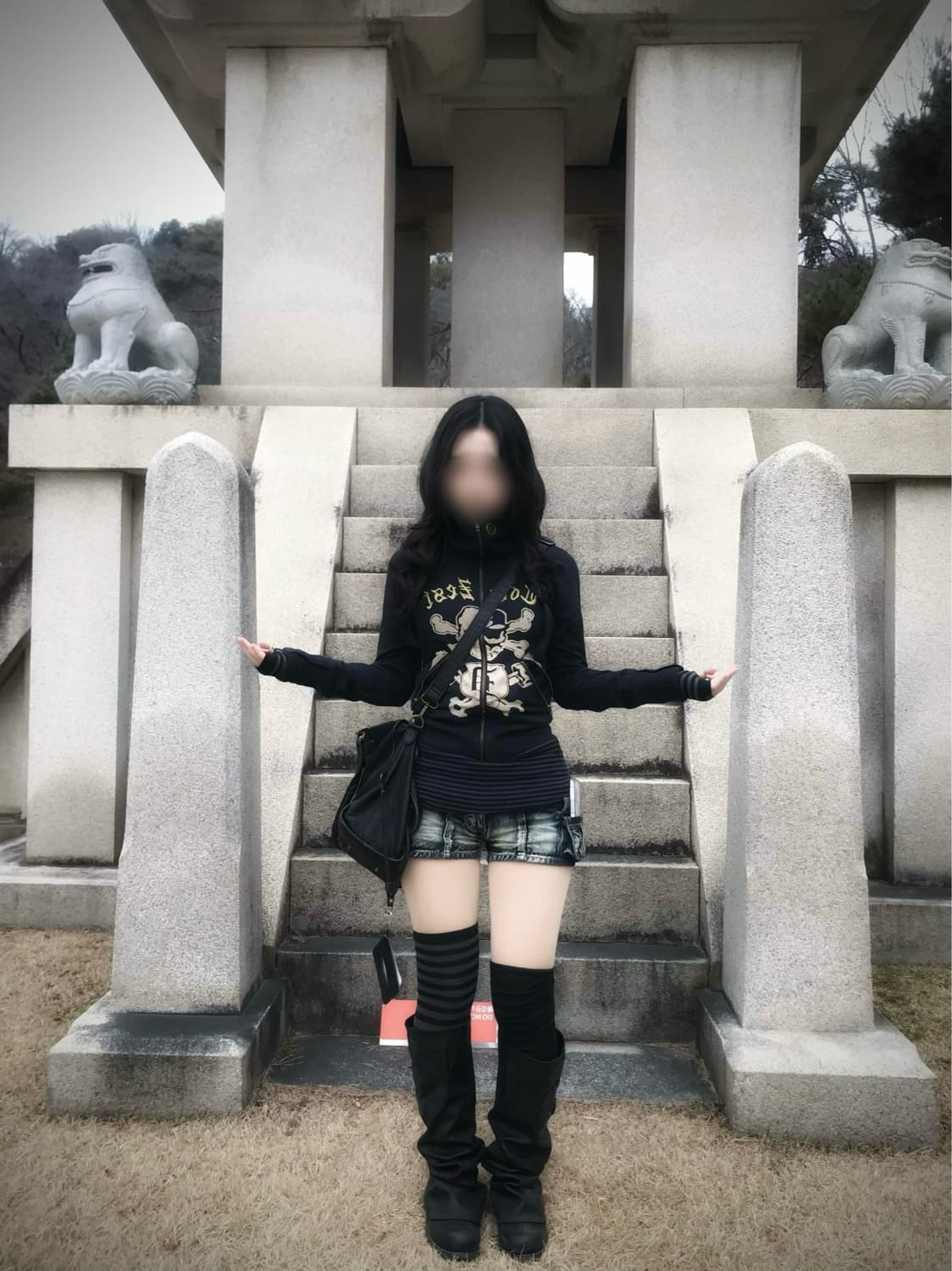 [d.i.a] Gold Skull Zip Hoodie 상품이미지1