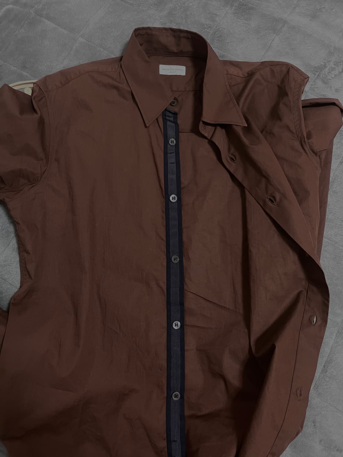 드리스반노튼 브라운 셔츠 상품이미지3