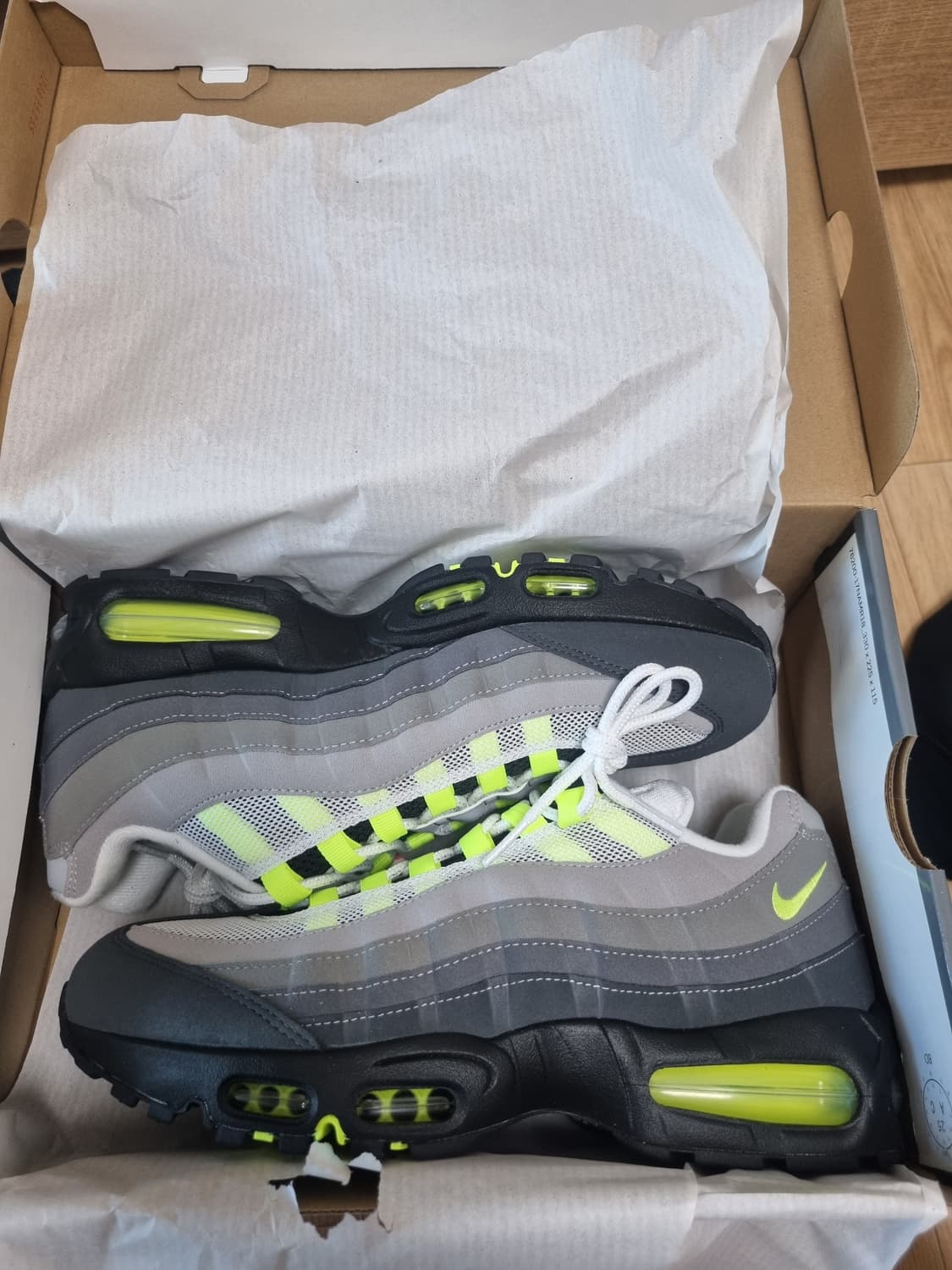 나이키 에어맥스 95 OG 네온
280사이즈 새상품 상품이미지2