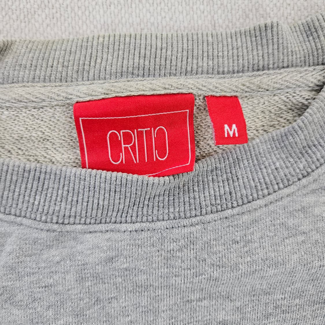 [M] CRITIC 크리틱 그레이 프린팅 맨투맨 0115YH1 상품이미지3