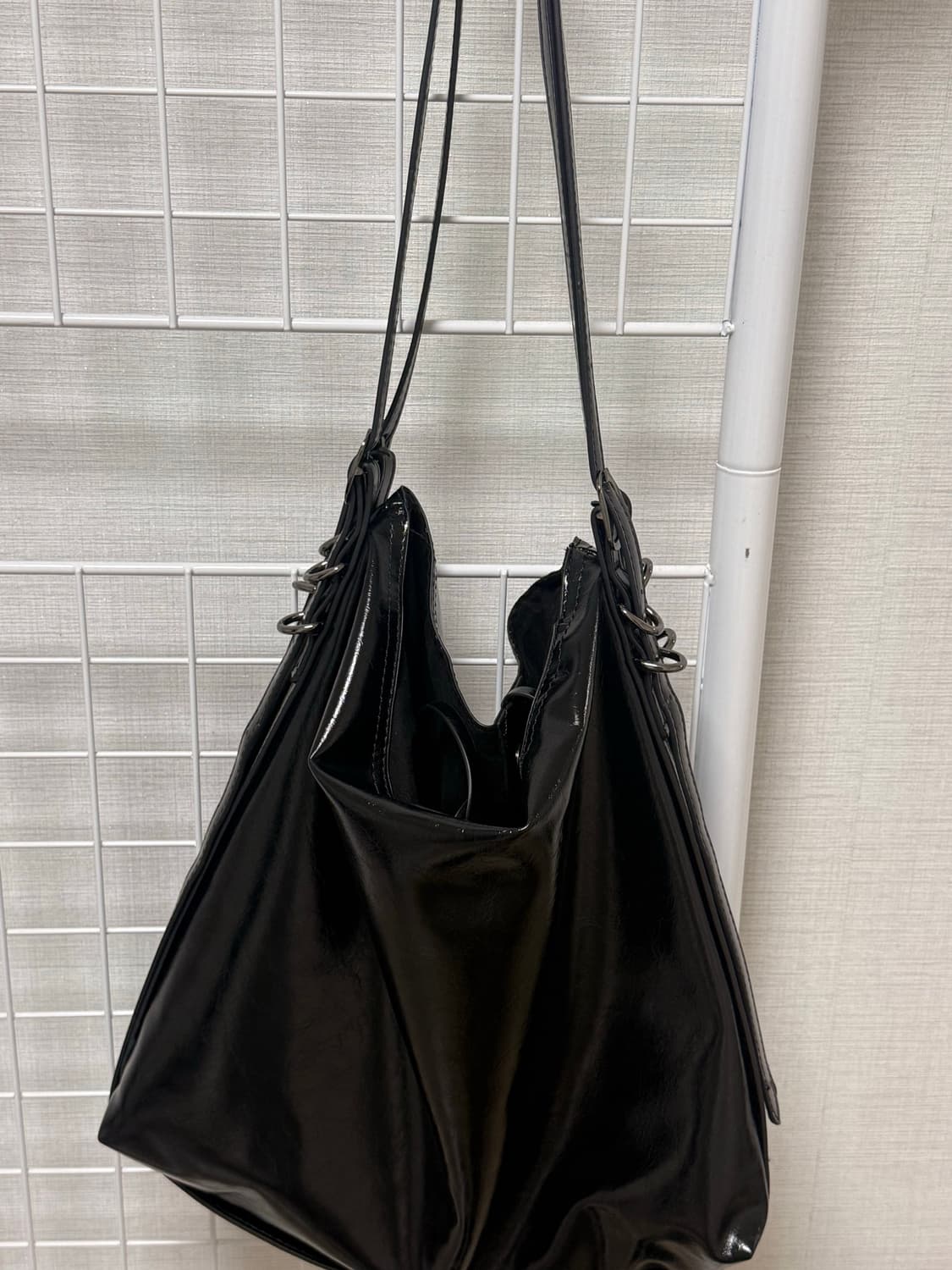 버클 버킷백 블랙 상품이미지4