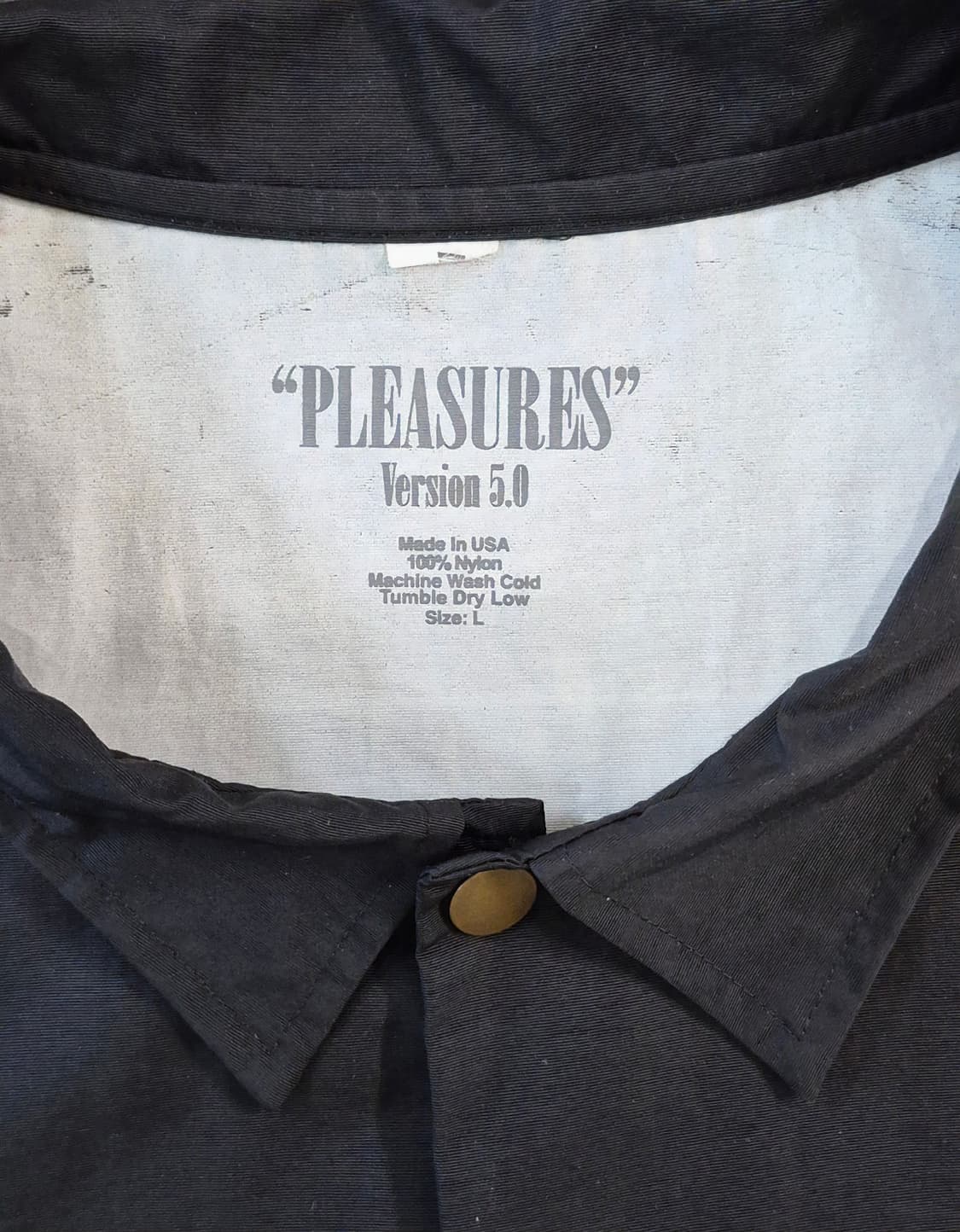 PLEASURES Nylon Coach Jacket
[L] 상품이미지3