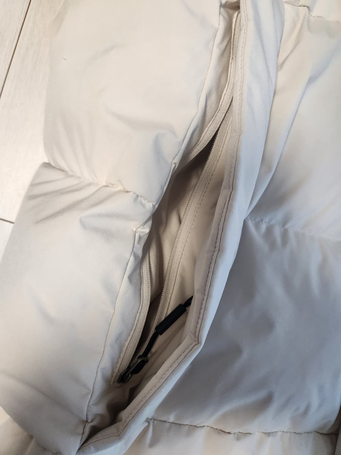 블랙야크 롱패딩 사이즈100(L)

세탁소나 집에서 손세탁하고 햇볕에 말 상품이미지5