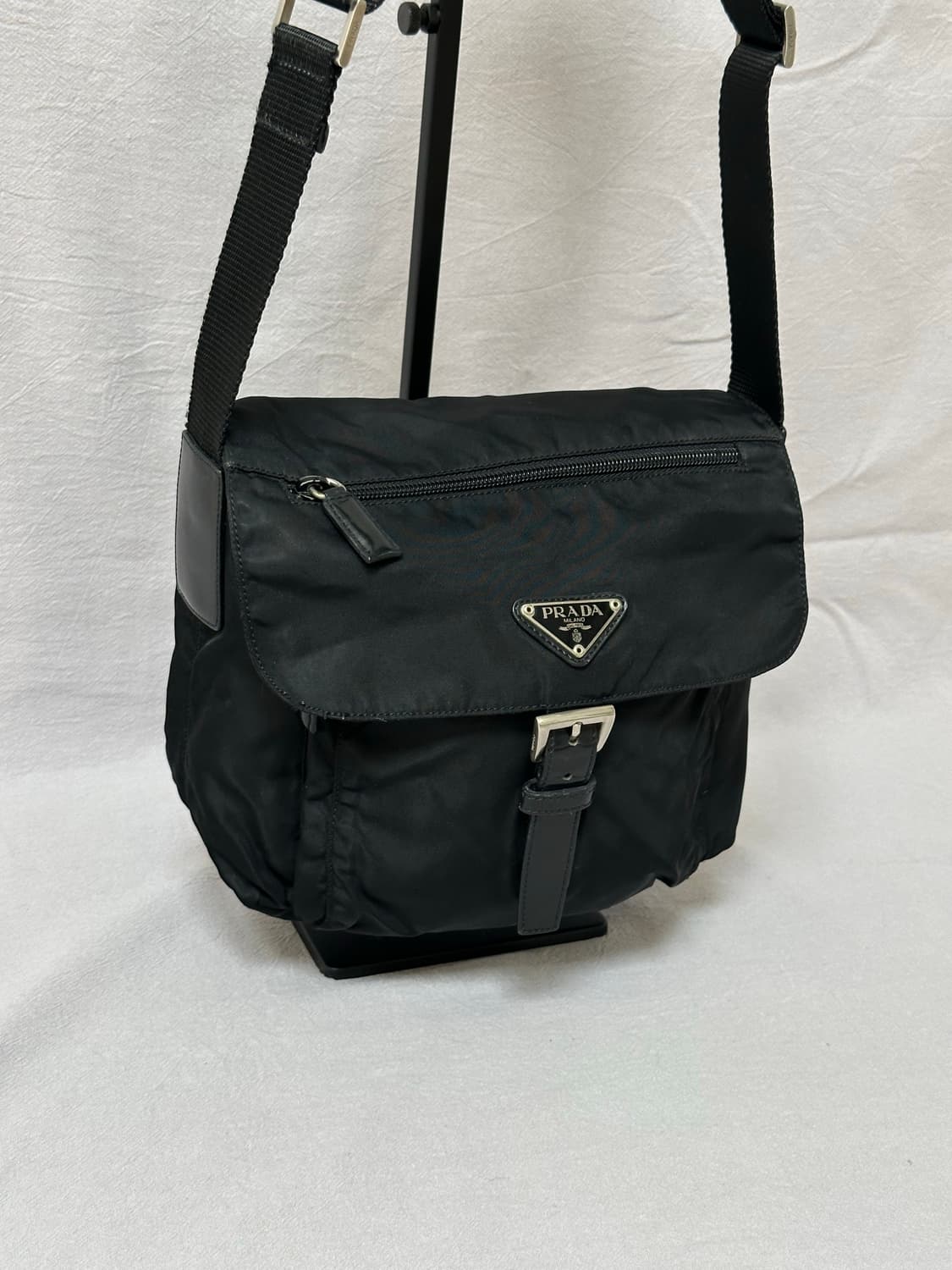 프라다 나일론 버클 크로스백 포코노 주우재백 상품이미지2