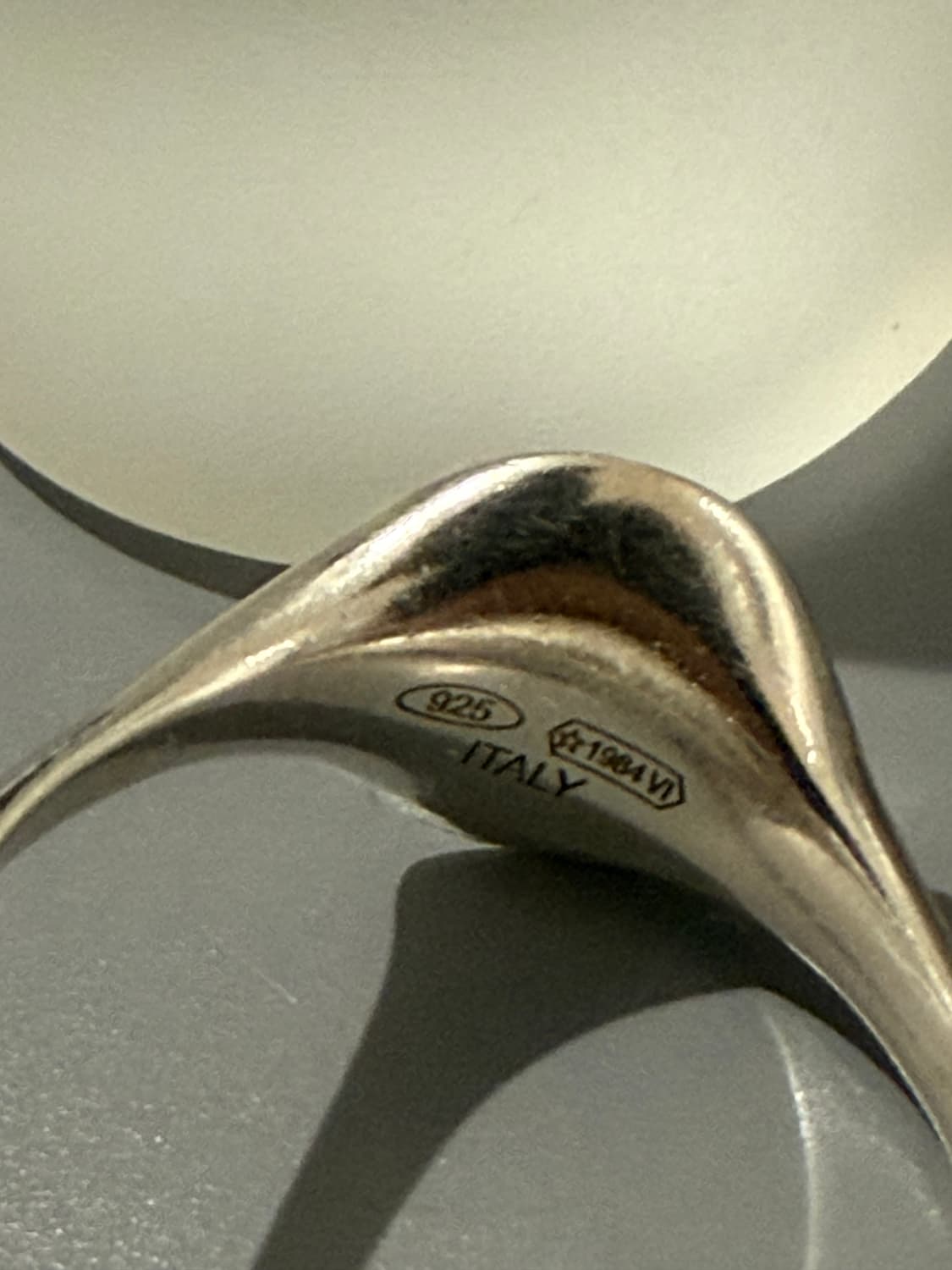 [M=21호] 메종 마르지엘라 마더오브펄 시그넷 링 상품이미지4