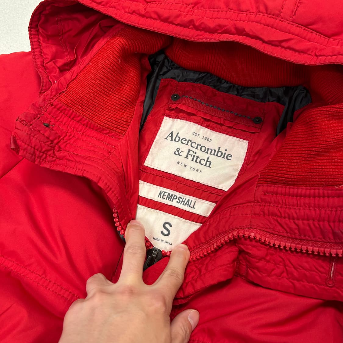 Abercrombie Red Puffer Jacket  상품이미지6