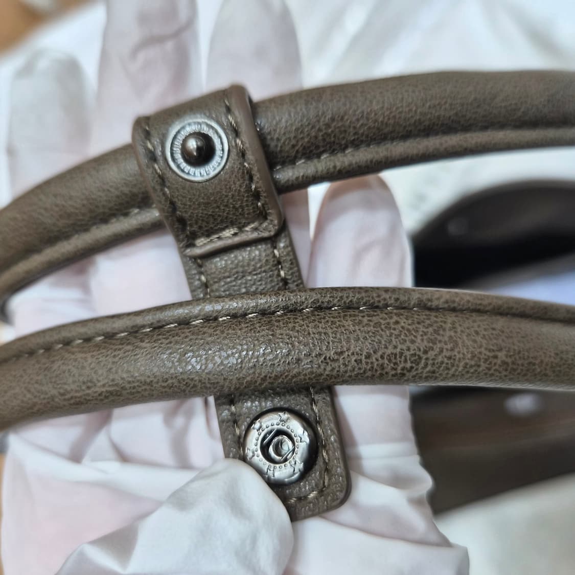 (새상품) 여밈 미디움 타운 벨트백(짙은회갈색) 상품이미지7