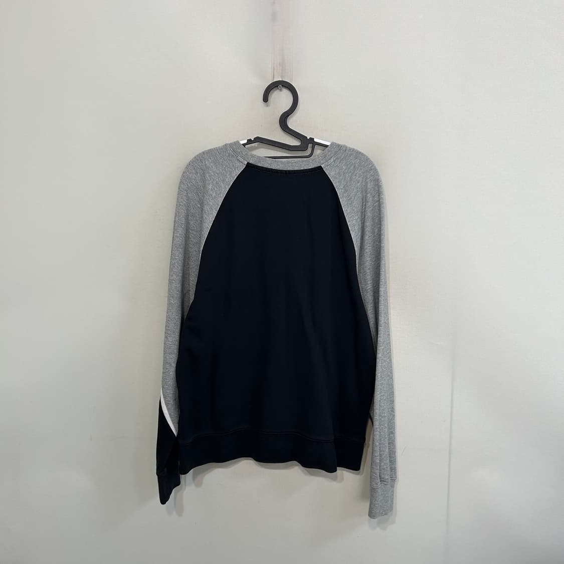 나이키 빅 스우시 블랙 투톤 맨투맨 105  상품이미지3