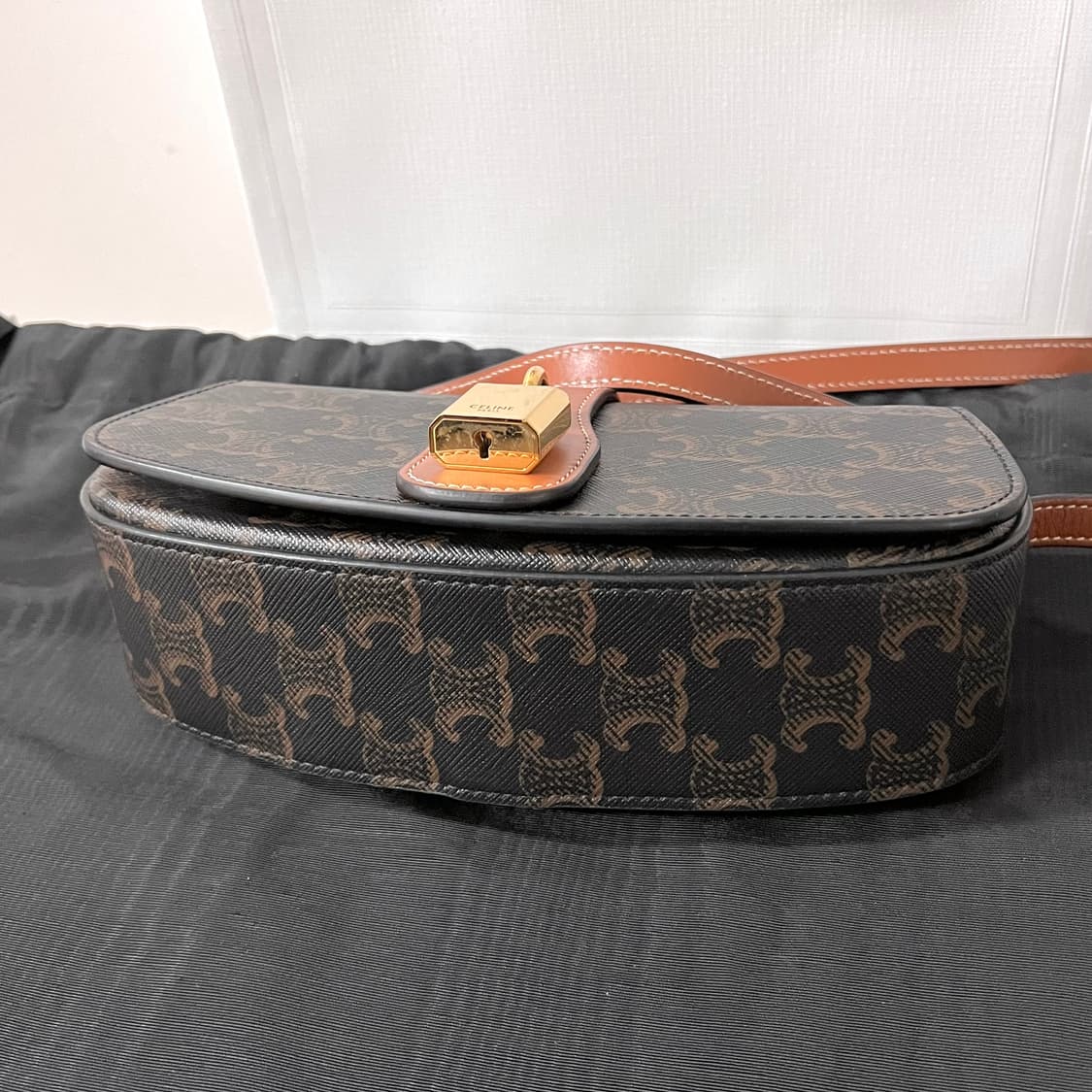 [S급/정품] 셀린느 타부 클러치 스트랩 가방 타부백 상품이미지8