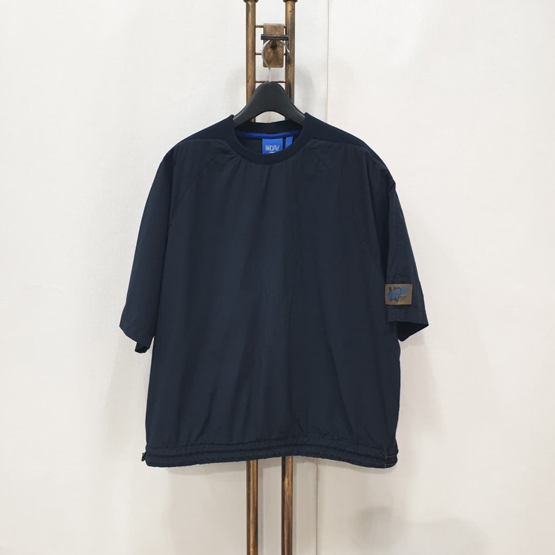 티아이포맨 블랙 스트링 반팔 우븐 탑 100 상품이미지1