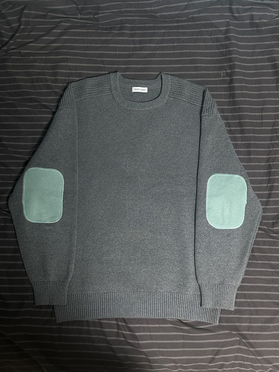 (XL) 더니트컴퍼니X스토커즈 엘보우패치 니트 그레이 상품이미지2