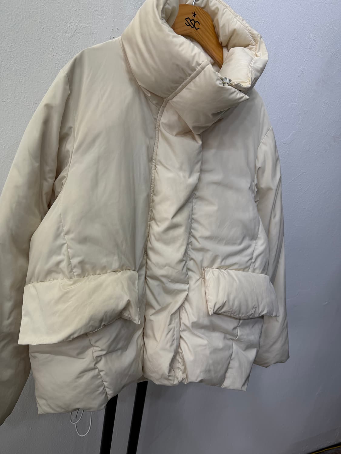 정품) 구호플러스 23ss 여성 숏패딩 F 상품이미지2