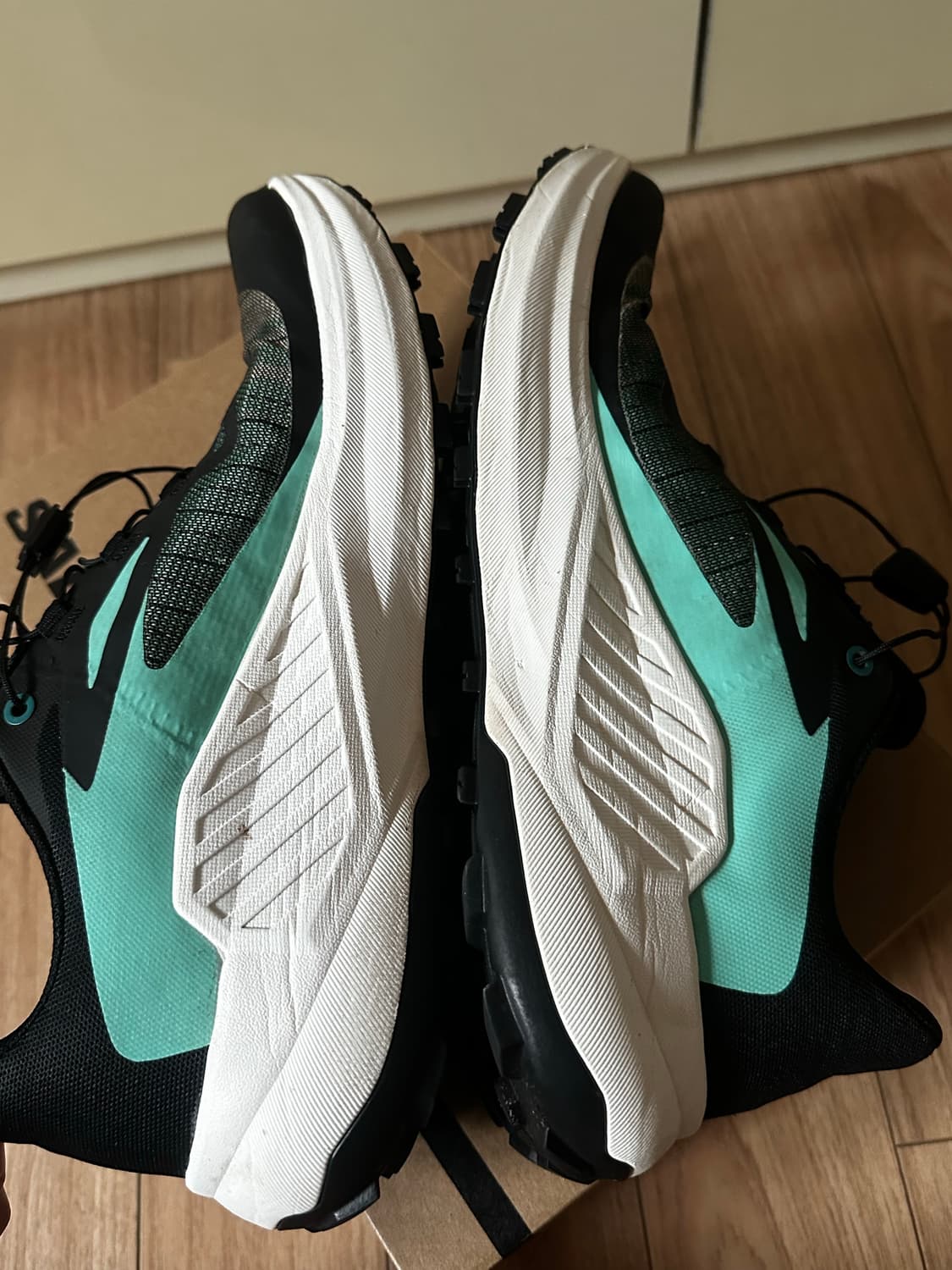 살로몬 제네시스 트레일러닝화 L47688200 265사이즈 상품이미지3