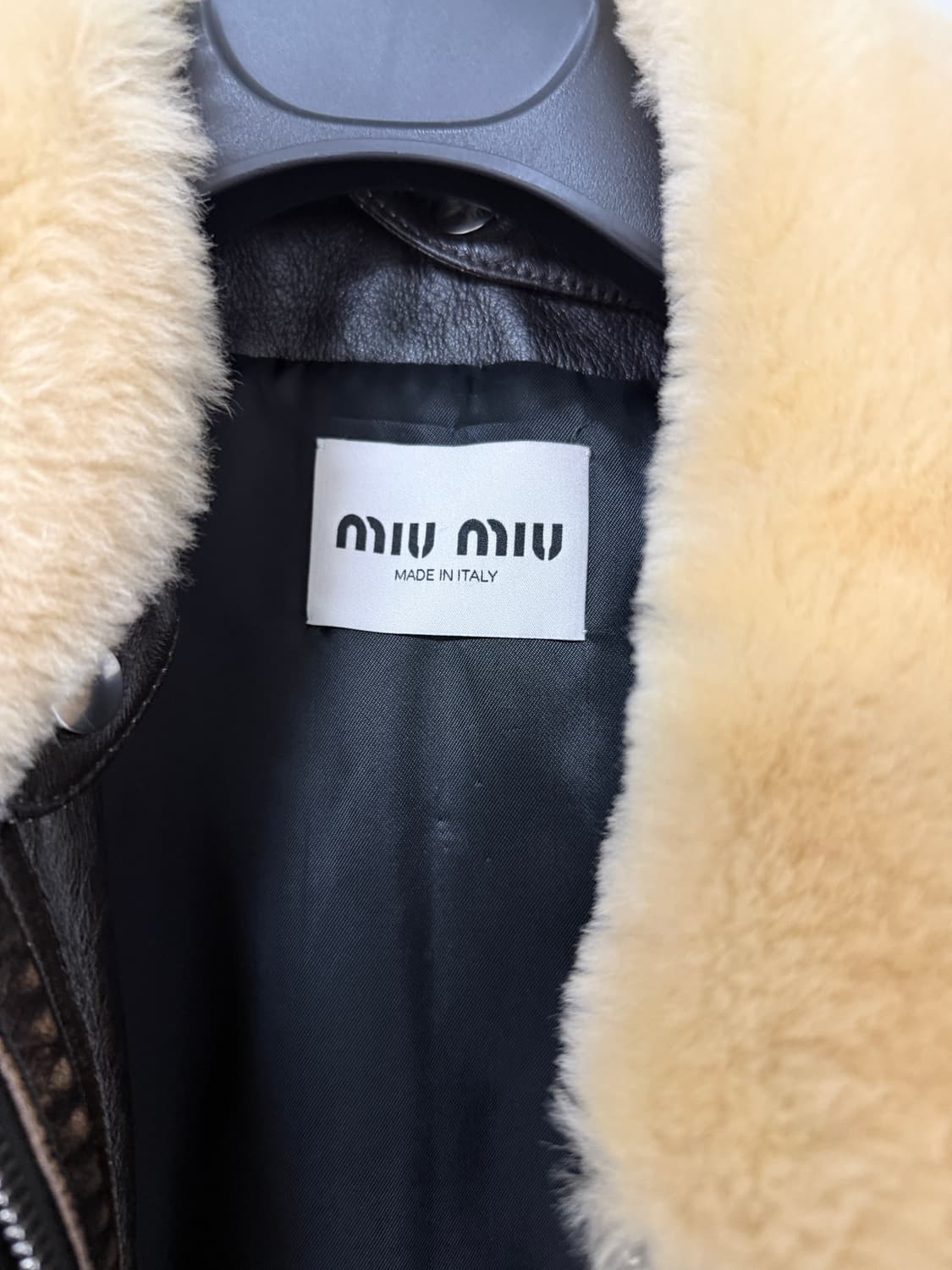 24FW 미우미우 가죽 봄버 자켓 상품이미지2