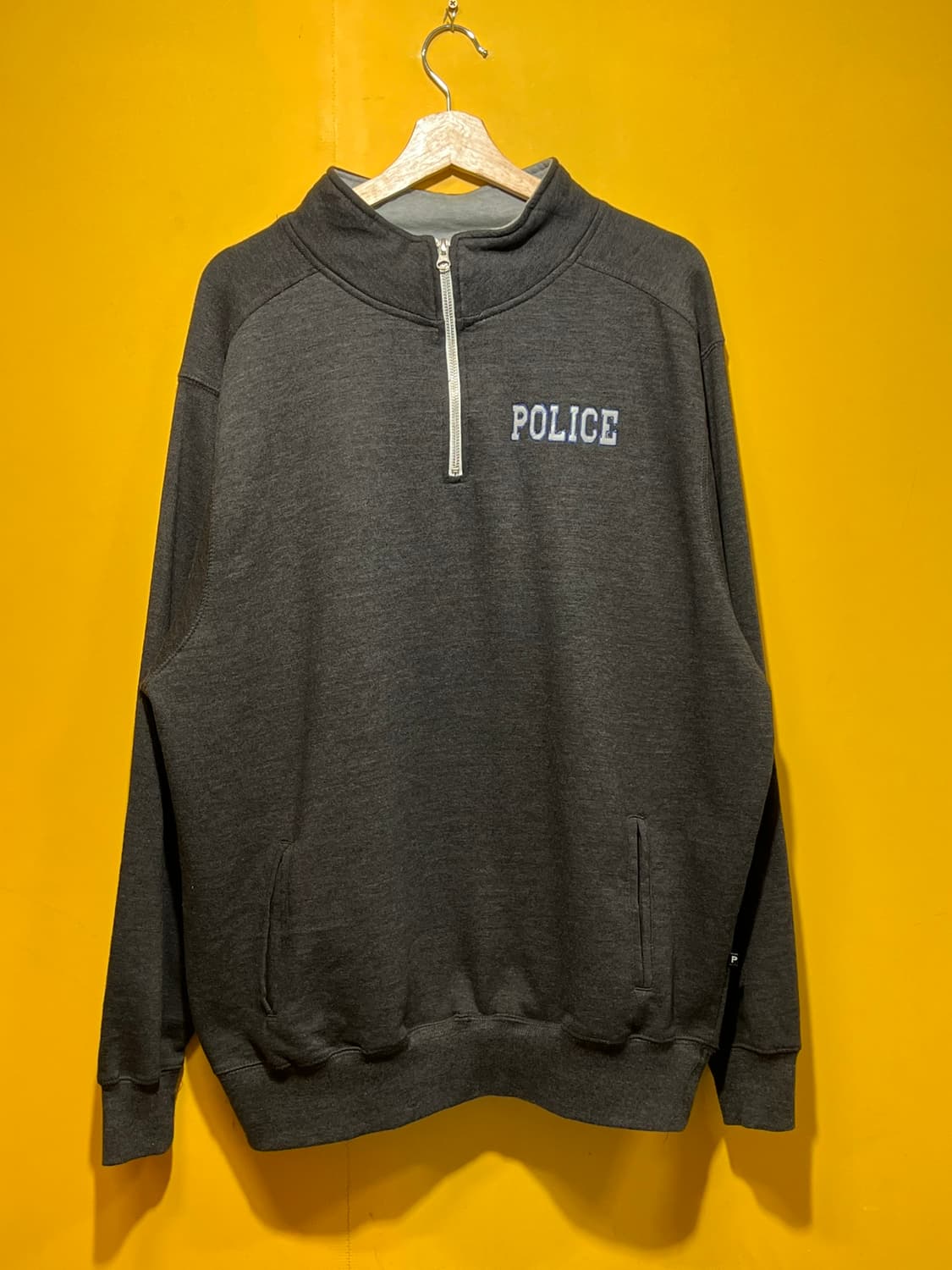 [XL] Pennant 하프집업 아노락 POLICE 맨투맨 상품이미지1