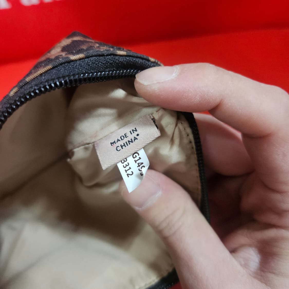 코치(COACH) 레오파드 핸들 파우치백 상품이미지9