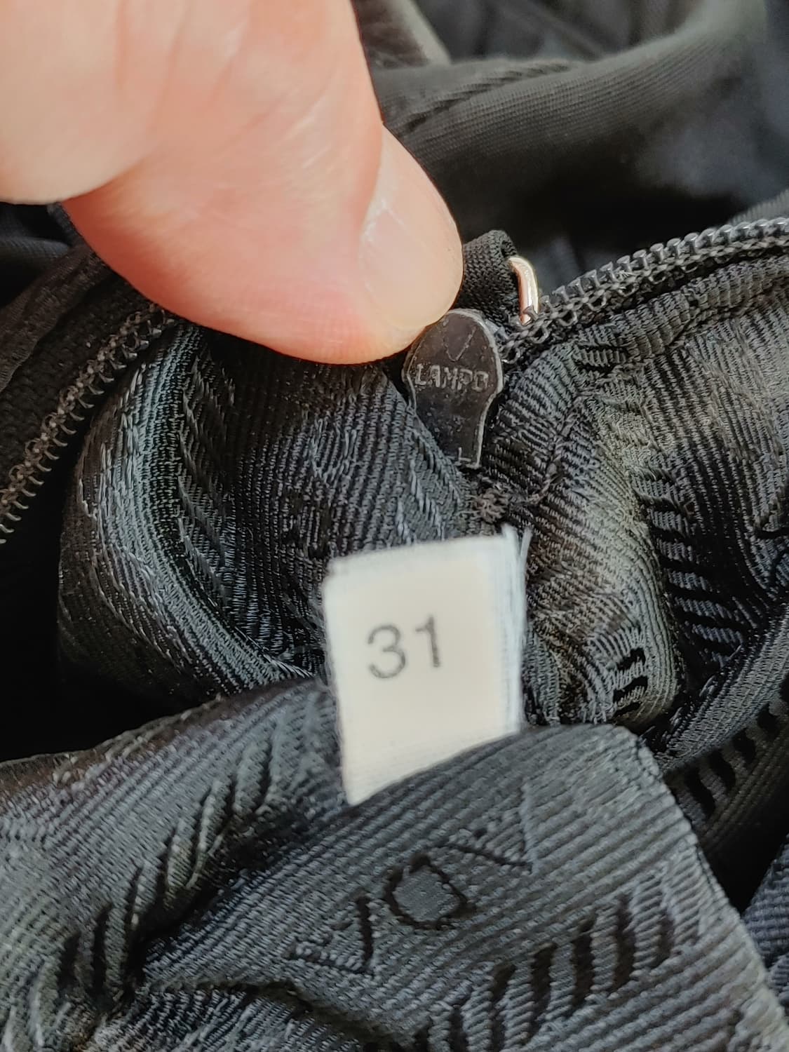 정품 프라다 테수토 나일론 투포켓 포코노 백팩 상품이미지9