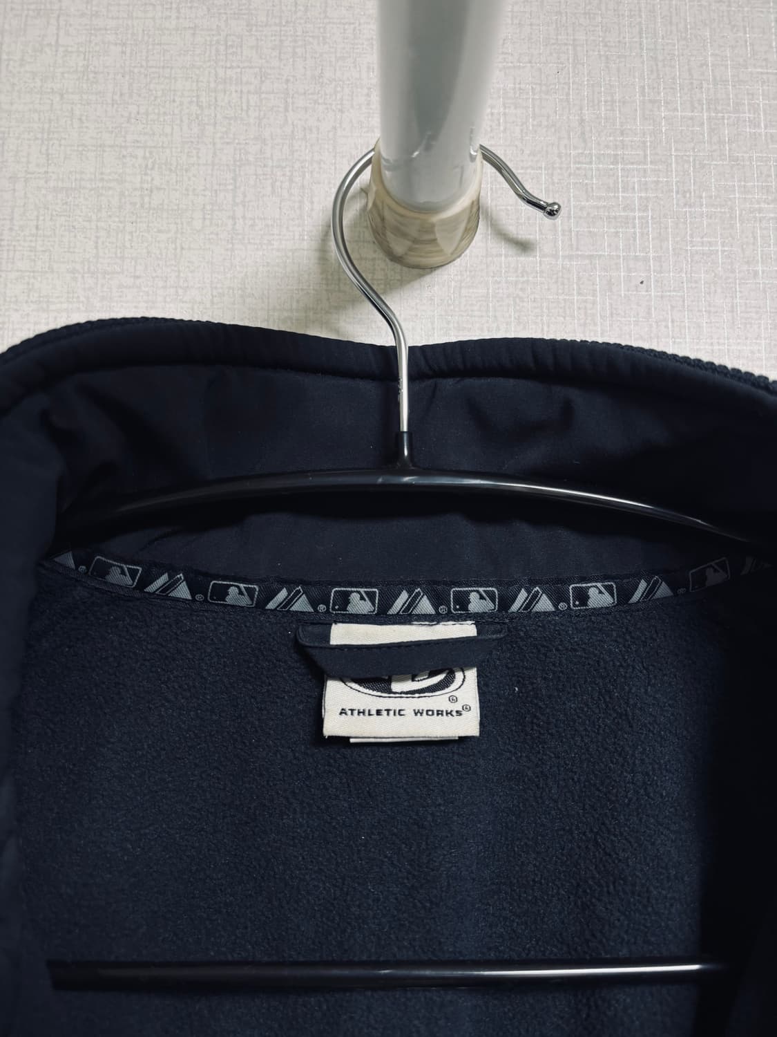 아슬레틱워크 NY 마제스틱 양키스 배색 바람막이 점퍼 상품이미지3