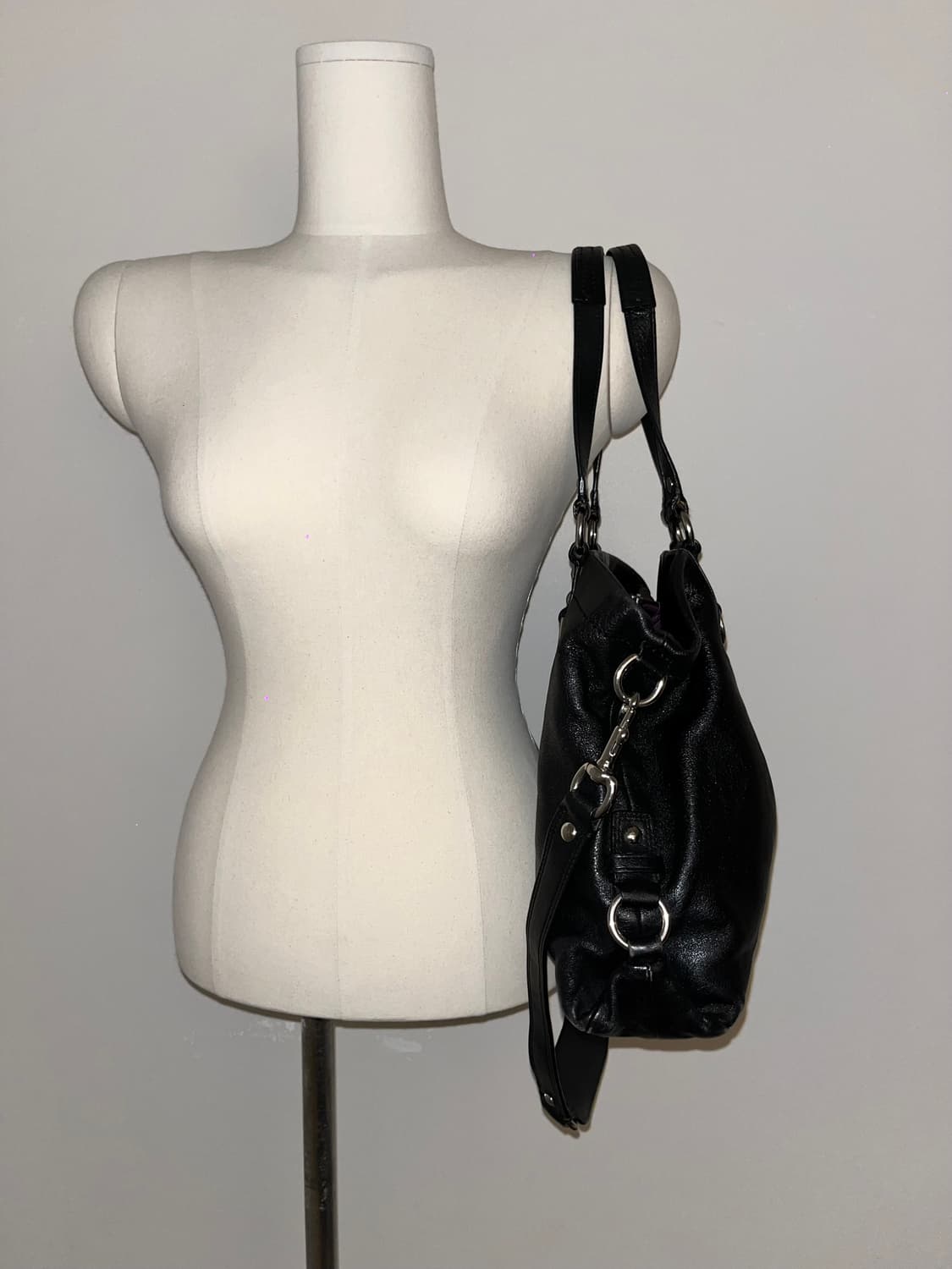Coach All Black Shoulder bag 상품이미지4