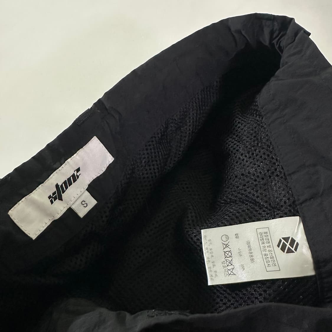 S-M 엑스톤즈 블랙 루즈핏 셔링 나일론 카고팬츠 상품이미지5