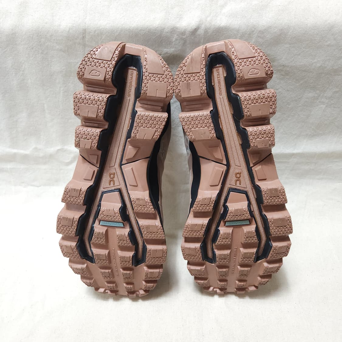 [235~240] 온러닝 waterproof 여성 스니커츠 상품이미지6