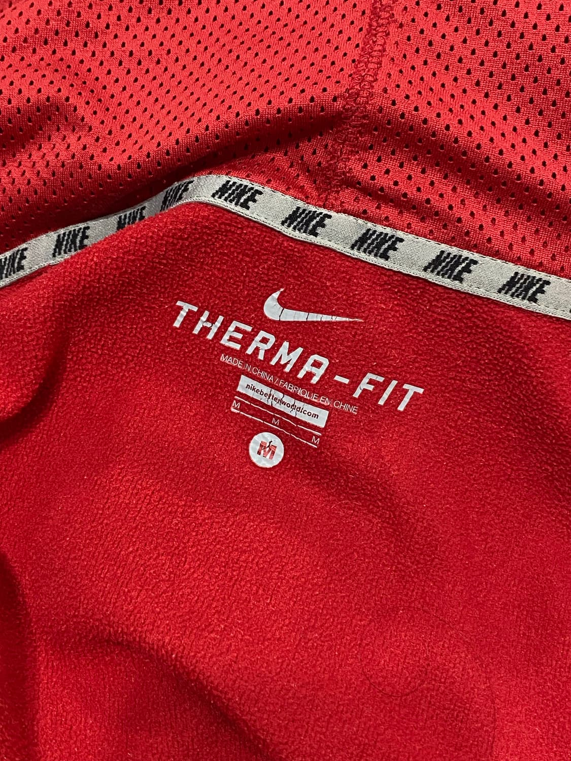 Nike therma-fit 로고 자수 레드 후드집업 상품이미지7