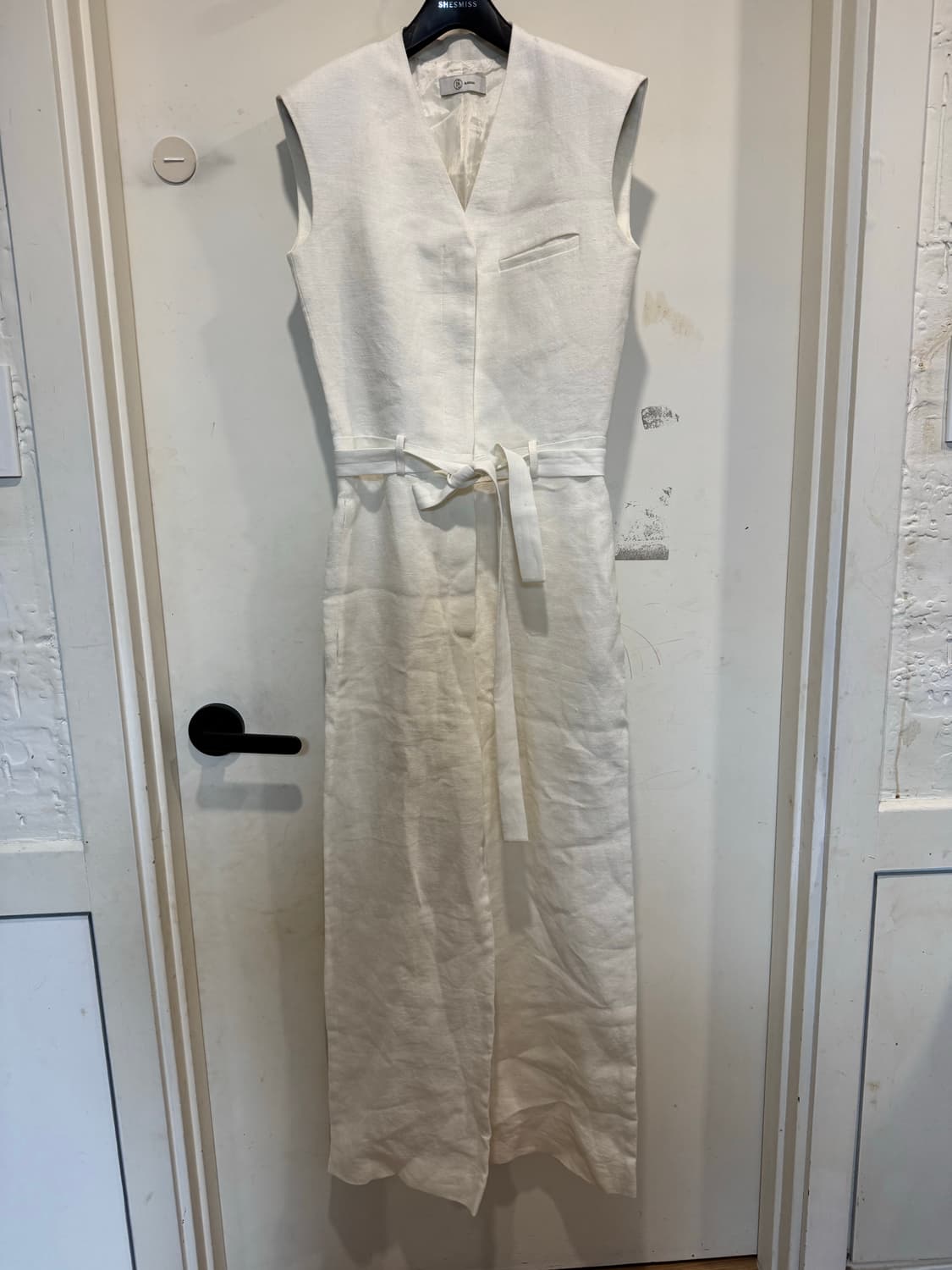 새상품 블로썸에이치컴퍼니 린넨 점프수트 상품이미지2