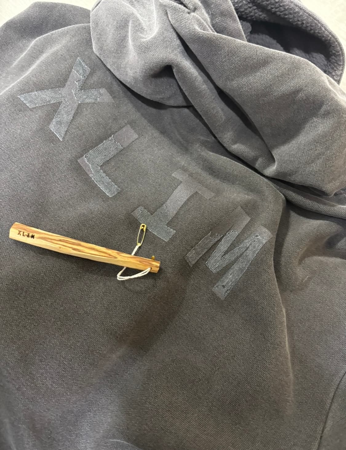 [교환] xlim ep2 차콜 후드 3 size -> xlim의류 상품이미지1