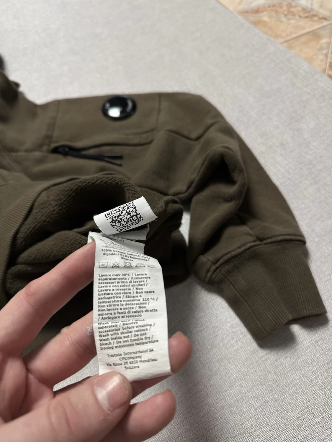 C.P. 컴퍼니  다이애그널 레이즈드 플리스 후드티 상품이미지7