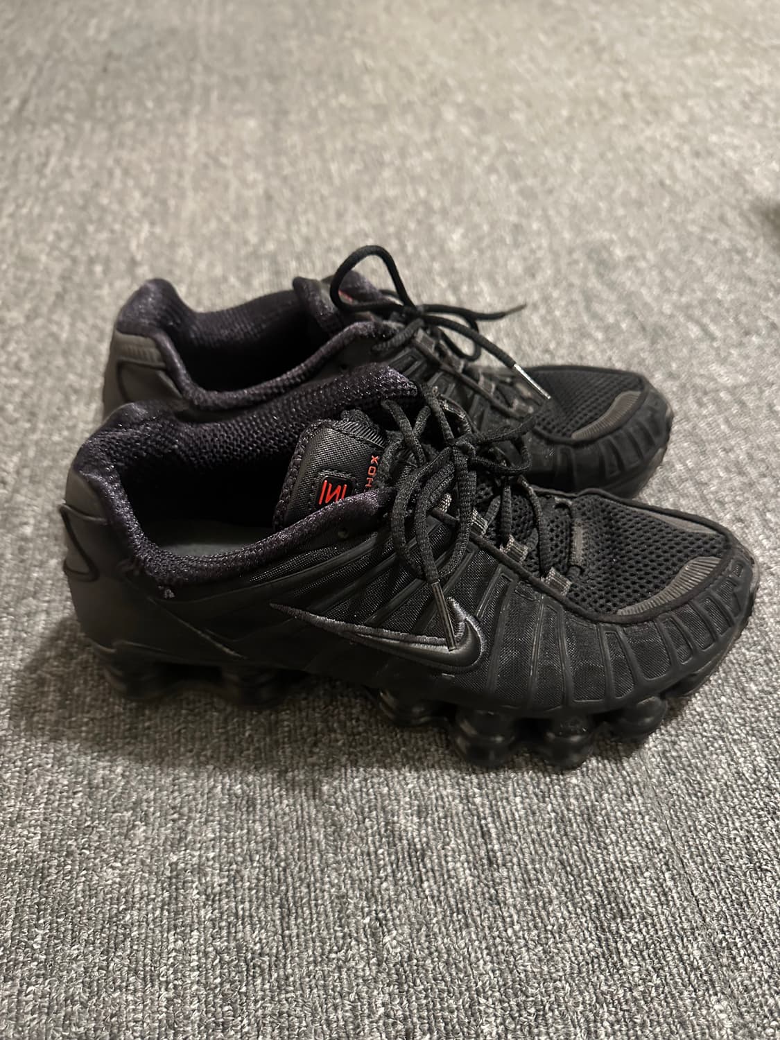 nike 샥스 R4 올블랙 상품이미지1