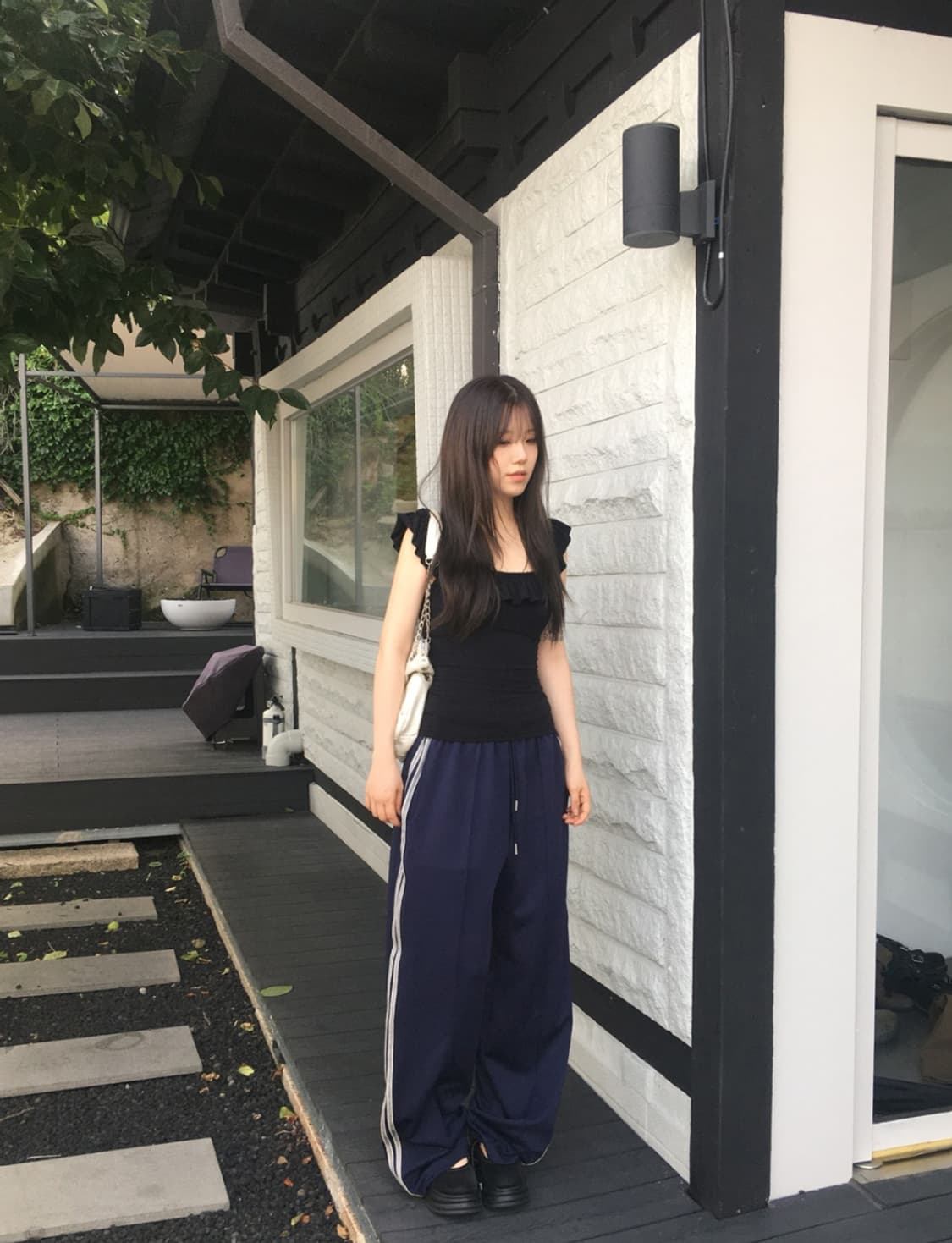 남서연님 착용 아워캐비넷 아이스 트랙 팬츠 네이비 M 상품이미지5