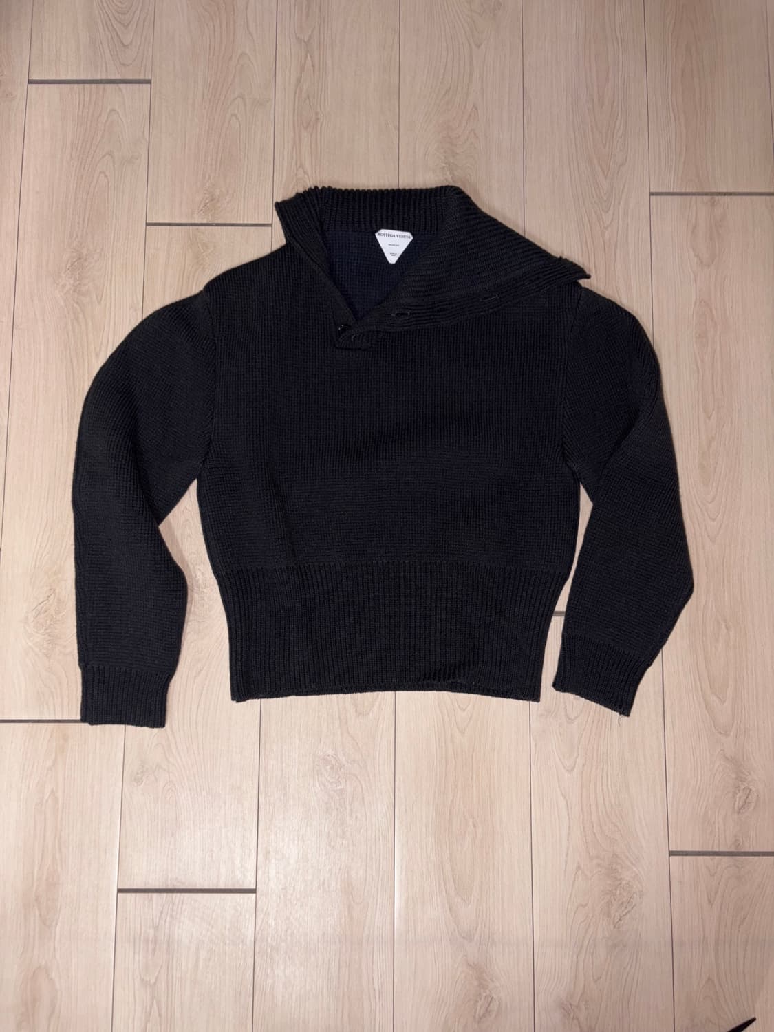 [M] 보테가 베네타 버튼 터틀넥 니트 점퍼 상품이미지1