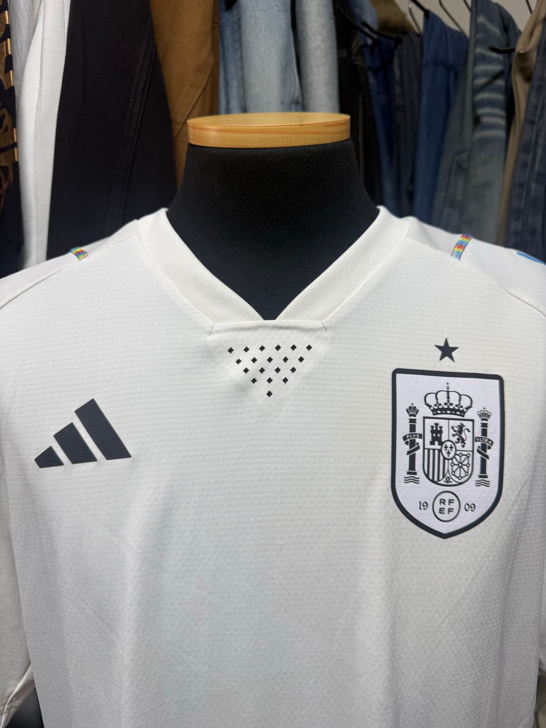 [XL] 아디다스 22 카타르 월드컵 스페인 국가대표 프리매치 유니폼 상품이미지2