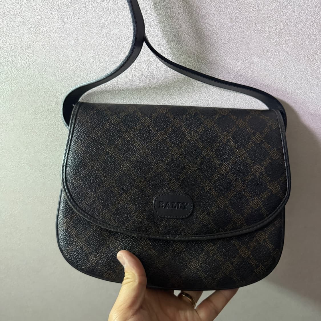 빈티지 발리 로고 라운드 크로스백 상품이미지10