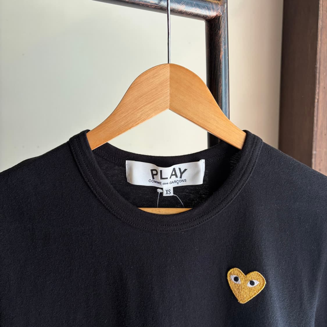 16782 - 꼼데가르송 골드 와펜 반팔 티셔츠 상품이미지3