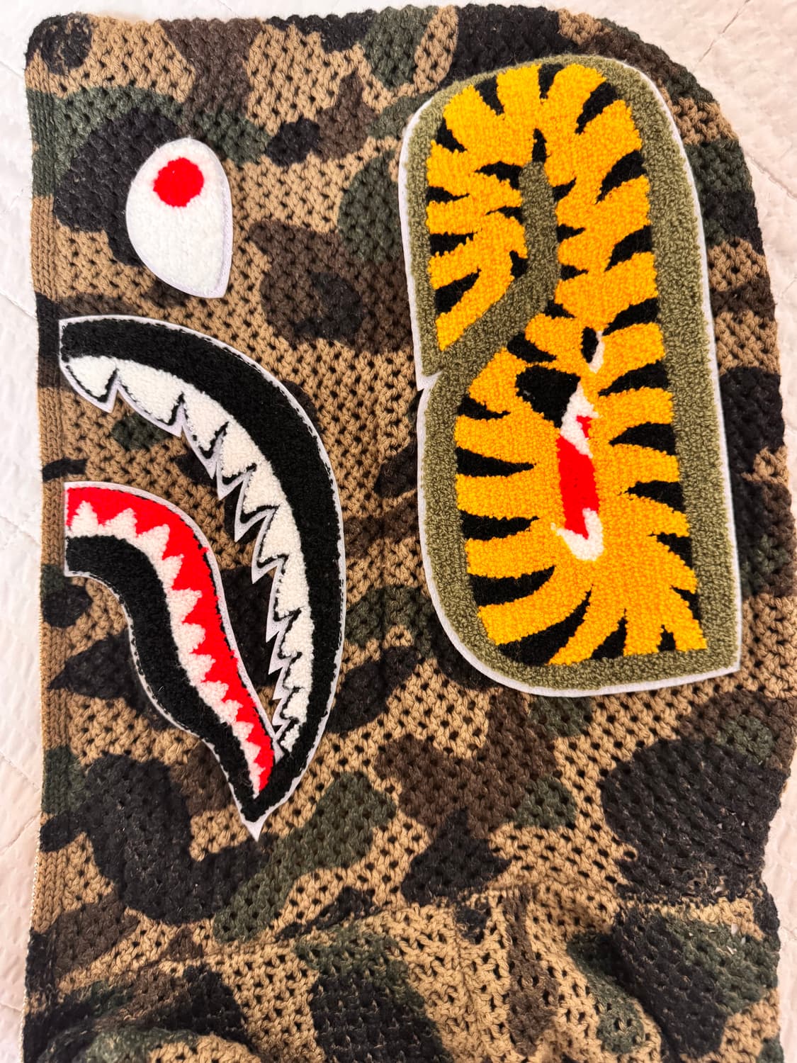 베이프 퍼스트 카모 크로쉐 샤크 풀 집 후디 그린 라지 상품이미지4