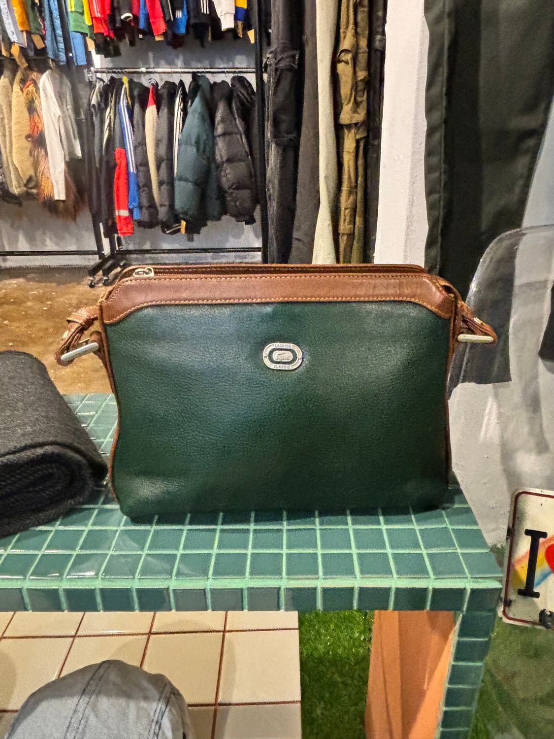 라코스테 클래식 가죽 크로스백 상품이미지1